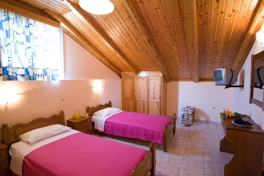 Pansion Filoxenia Apartments & Studios Tsoukaládhes Quarto foto
