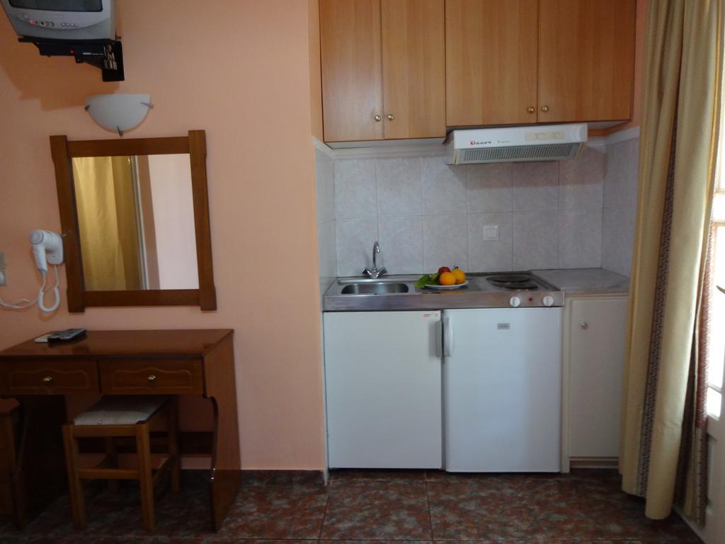 Pansion Filoxenia Apartments & Studios Tsoukaládhes Quarto foto